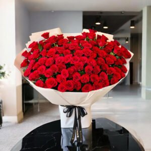 Blooming-Roses-Bouquet