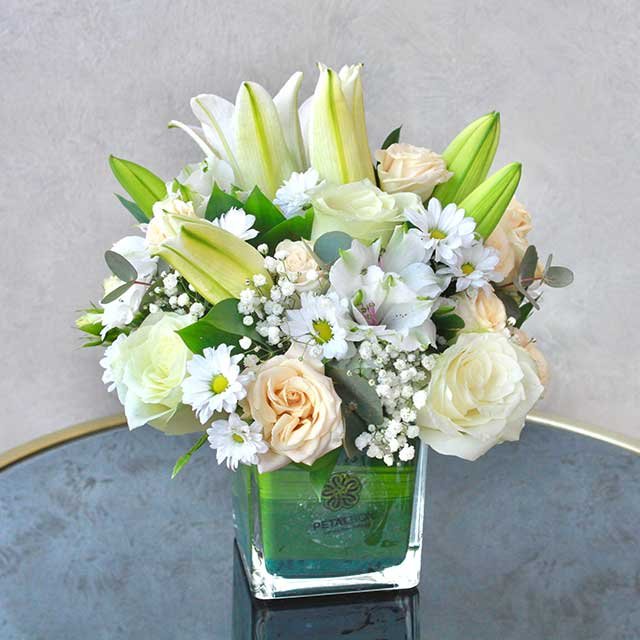 Pure-Elegance-Centerpiece