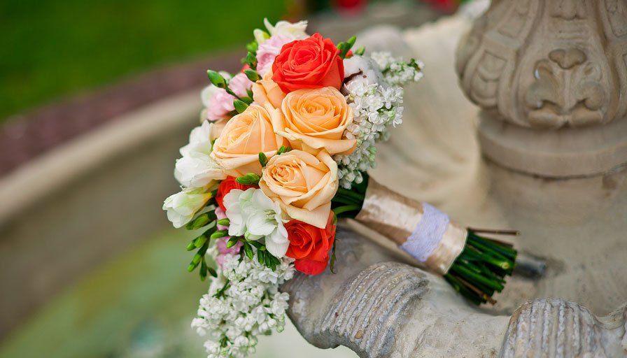Flower-Arrangements-for-Weddings