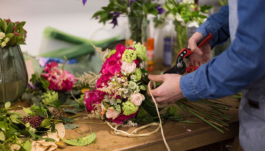 How-to-Make-Your-Flower-Delivery-Last-Longer