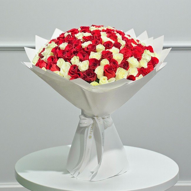 Red & White Roses Bouquet